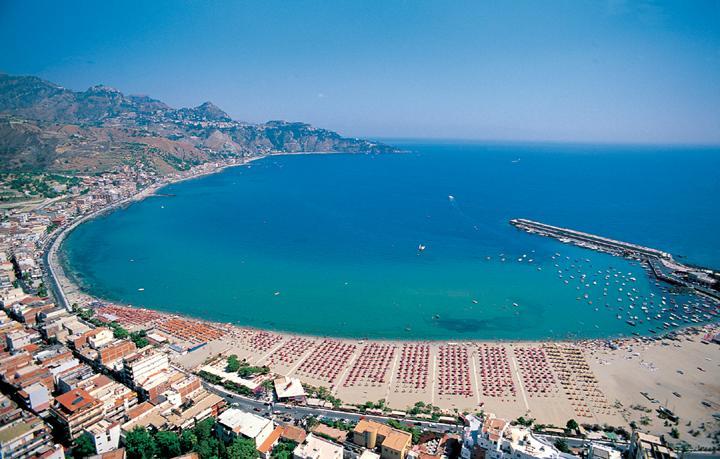 Casa Lucrezia Appartement Giardini-Naxos Buitenkant foto