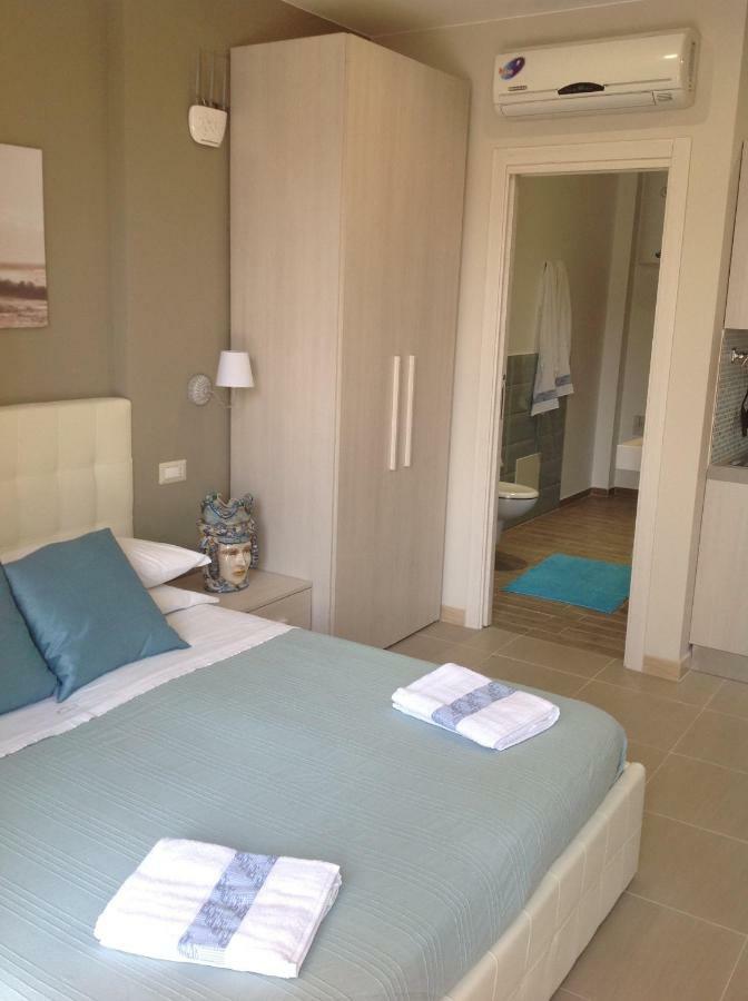 Casa Lucrezia Appartement Giardini-Naxos Buitenkant foto