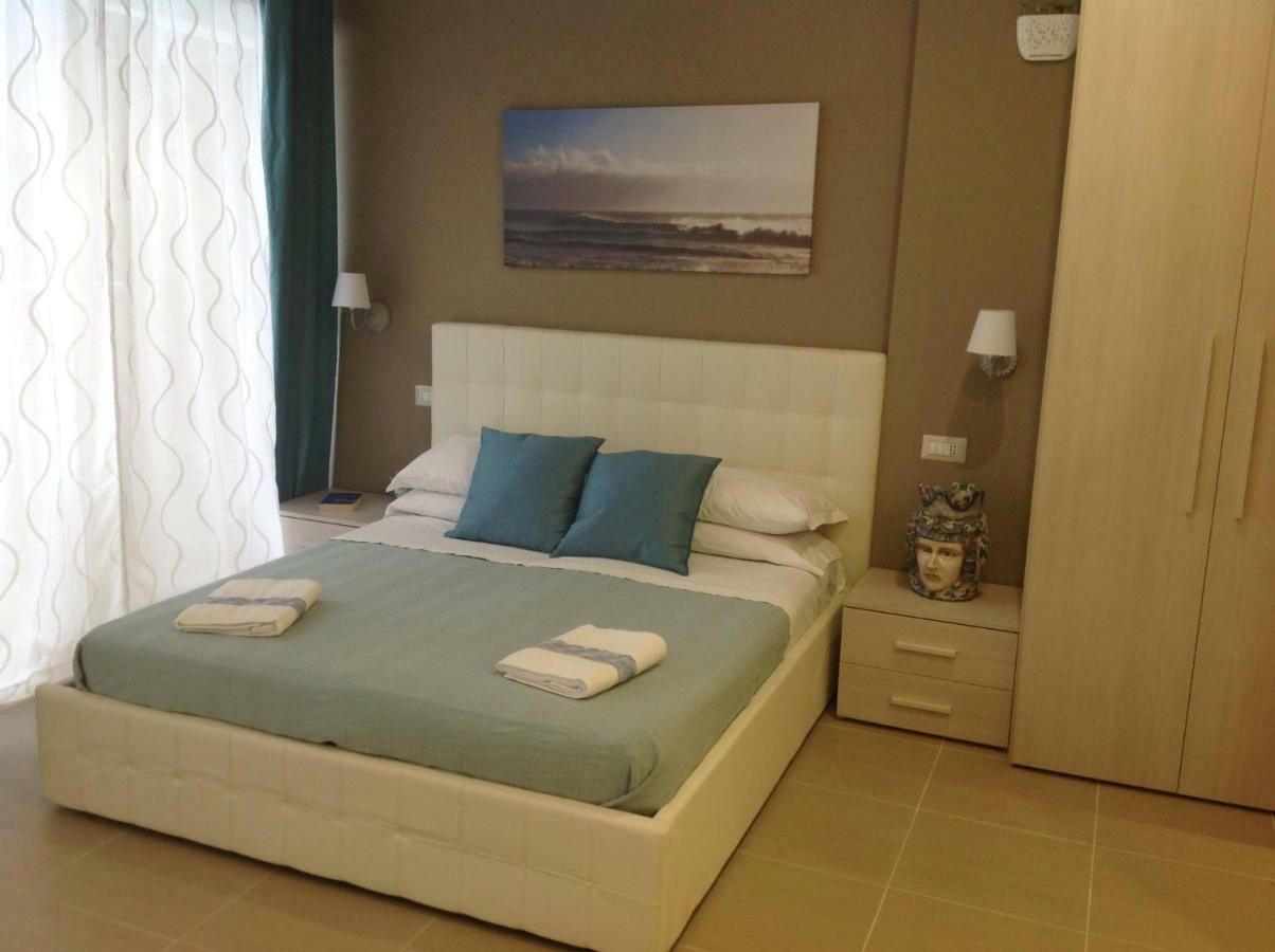 Casa Lucrezia Appartement Giardini-Naxos Buitenkant foto